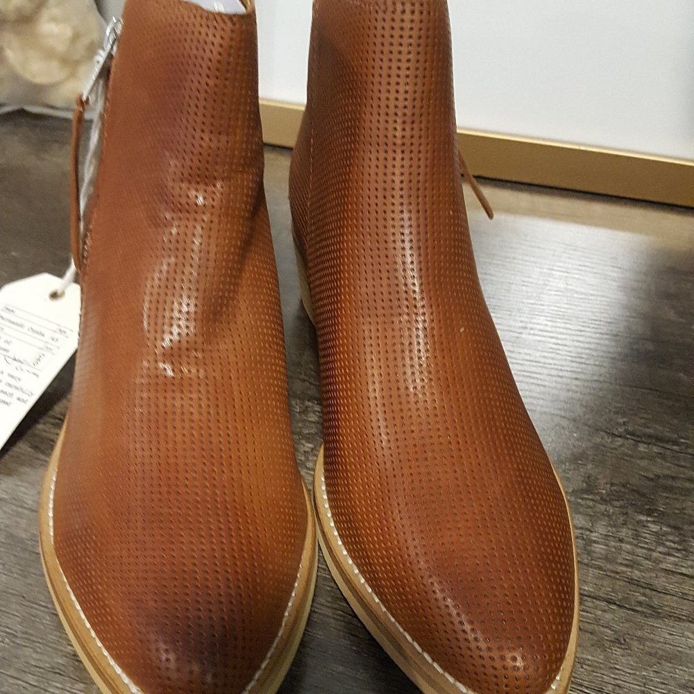 EOS Toggy-W Ankle Booties - Brandy Perf Color - Size 36